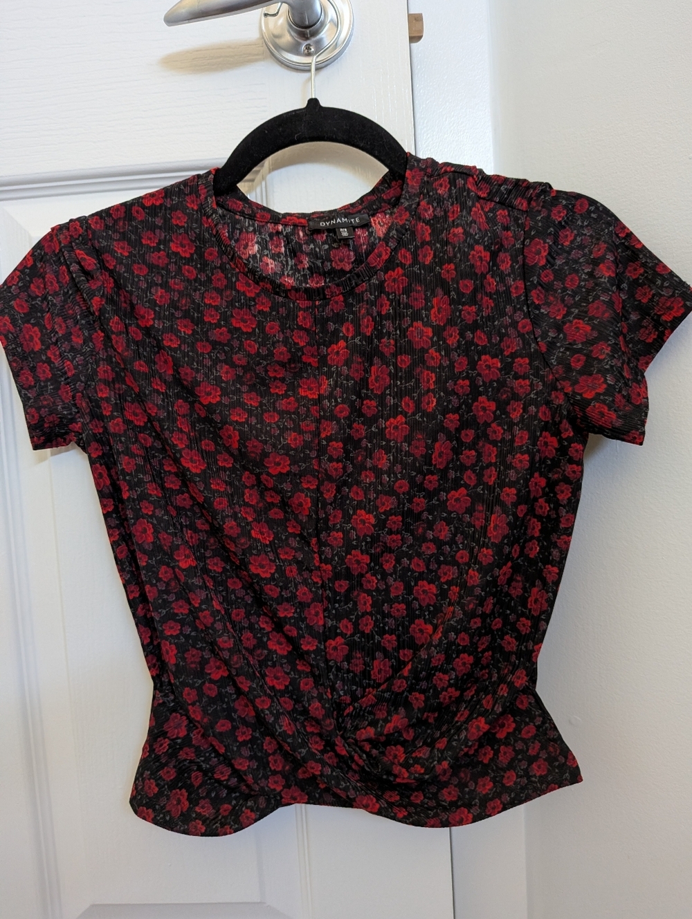 Dynamite Black & Red Floral Twist-Front Short Sleeve Top